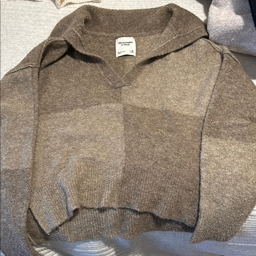 Abercrombie & Fitch Brown V-Neck Sweater with Cozy Knit